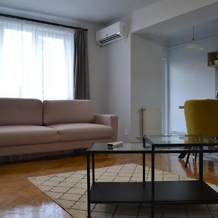 Central Square 2 Apartment *